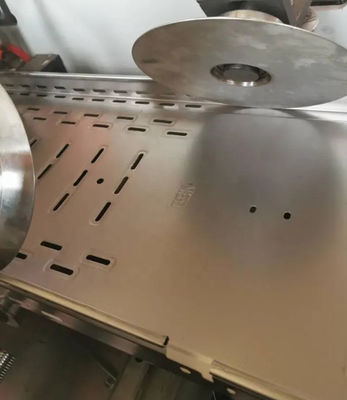 購入 1m/Min - 30m/Min ケーブルトレイロール形成機械 ケーブルトレイ製造機械 OEM online manufacture