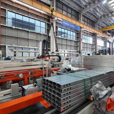 HMI表面付きブラケット用ロール成形機